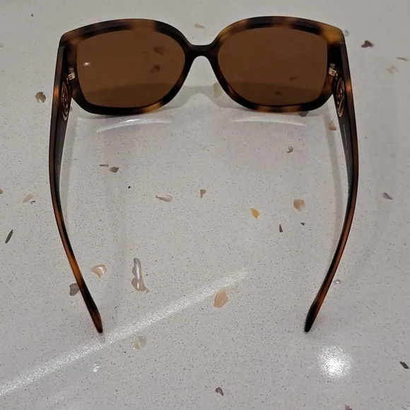 NWT Burberry sunglasses - Picture 3 of 9